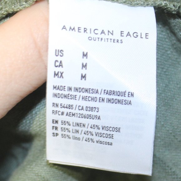 American Eagle button down, cute wooden buttons - Picture 3 of 5